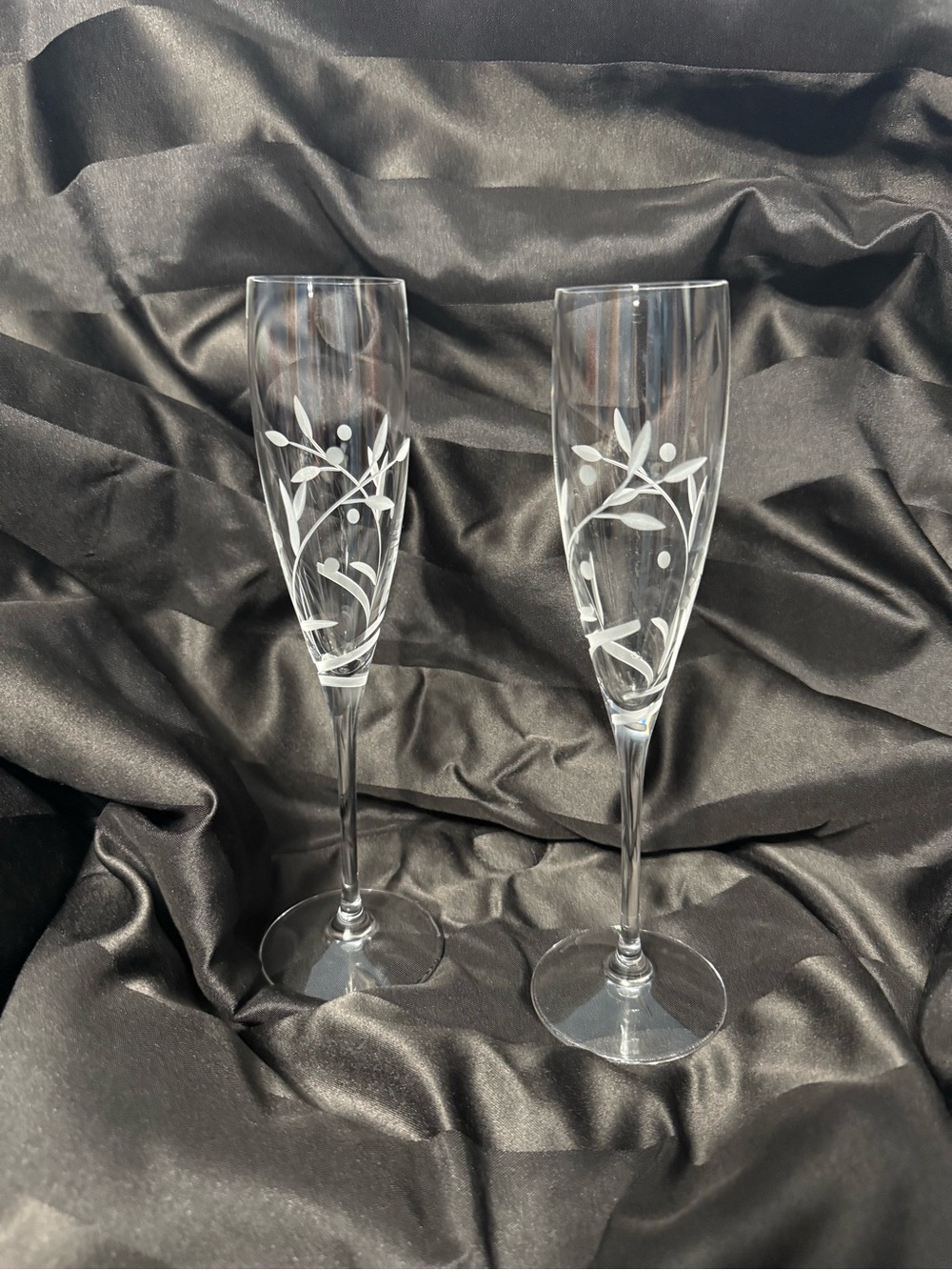 Lenox Crystal Etched Champagne Flutes – Clear Crystal Pair